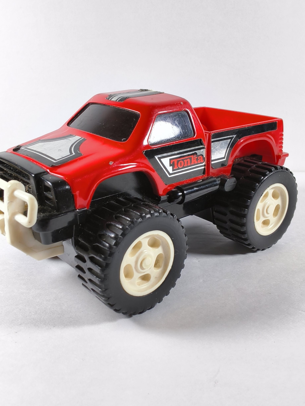 ​Vintage Tonka Red Monster 4x4 Pickup Truck Made in Japan Brush Guard 1:36 Scale